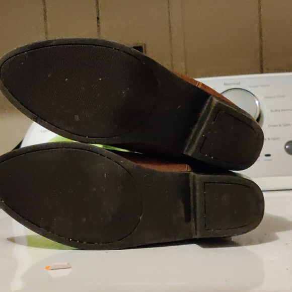 Boots - Picture 3 of 5